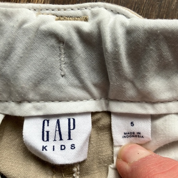 Gap uniform shorts - Picture 3 of 3